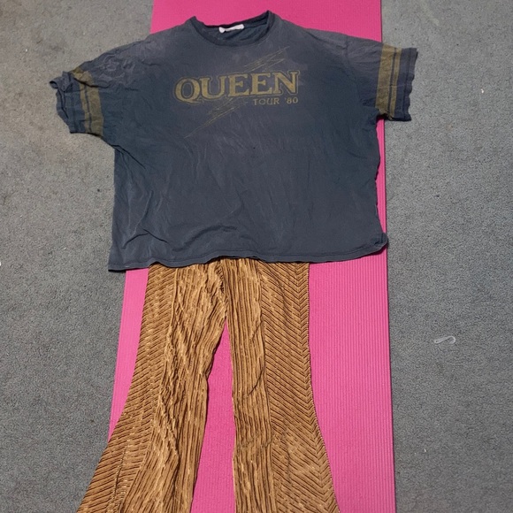 Free People Pants - Queen Tour 86 T-Shirt and Brown Pants